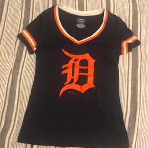 Detroit Tigers Small V neck Tshirt